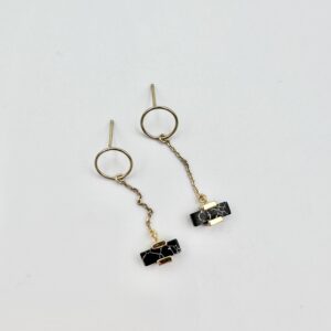 Black Howlite bar in clamp. GP H22
