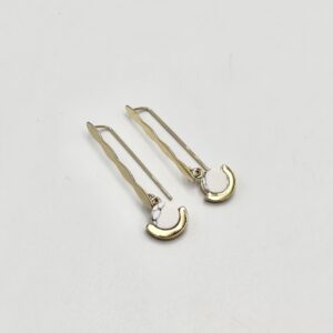 Howlite on wavey hook
